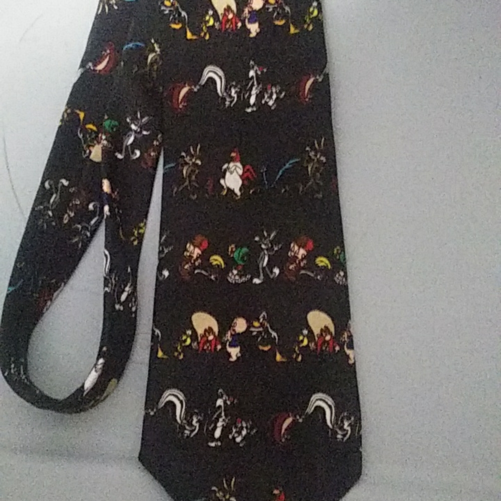 Looney Tunes Mania Tie--Assorted Characters